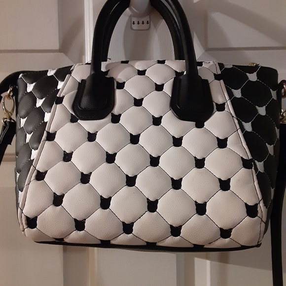 Purse - Picture 2 of 3